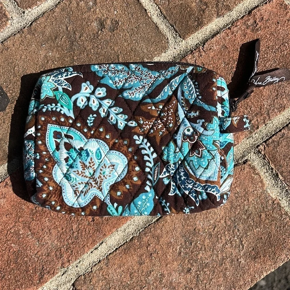 👜 EUC VERA BRADLEY QUILTED VINYL LINED SMALL COSMETIC BAG